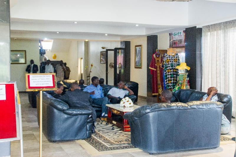 Lake View Resort Hotel Mbarara Экстерьер фото