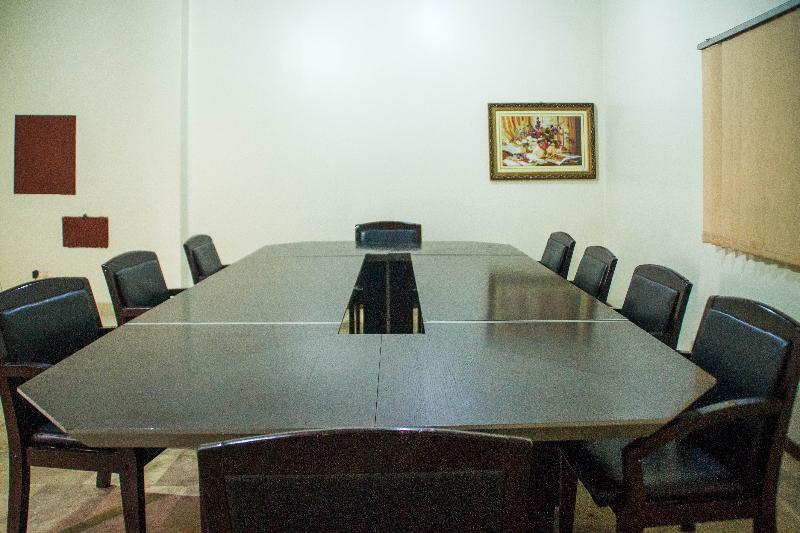 Lake View Resort Hotel Mbarara Экстерьер фото