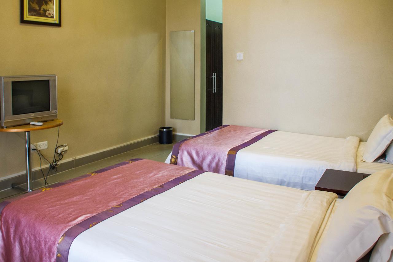 Lake View Resort Hotel Mbarara Экстерьер фото