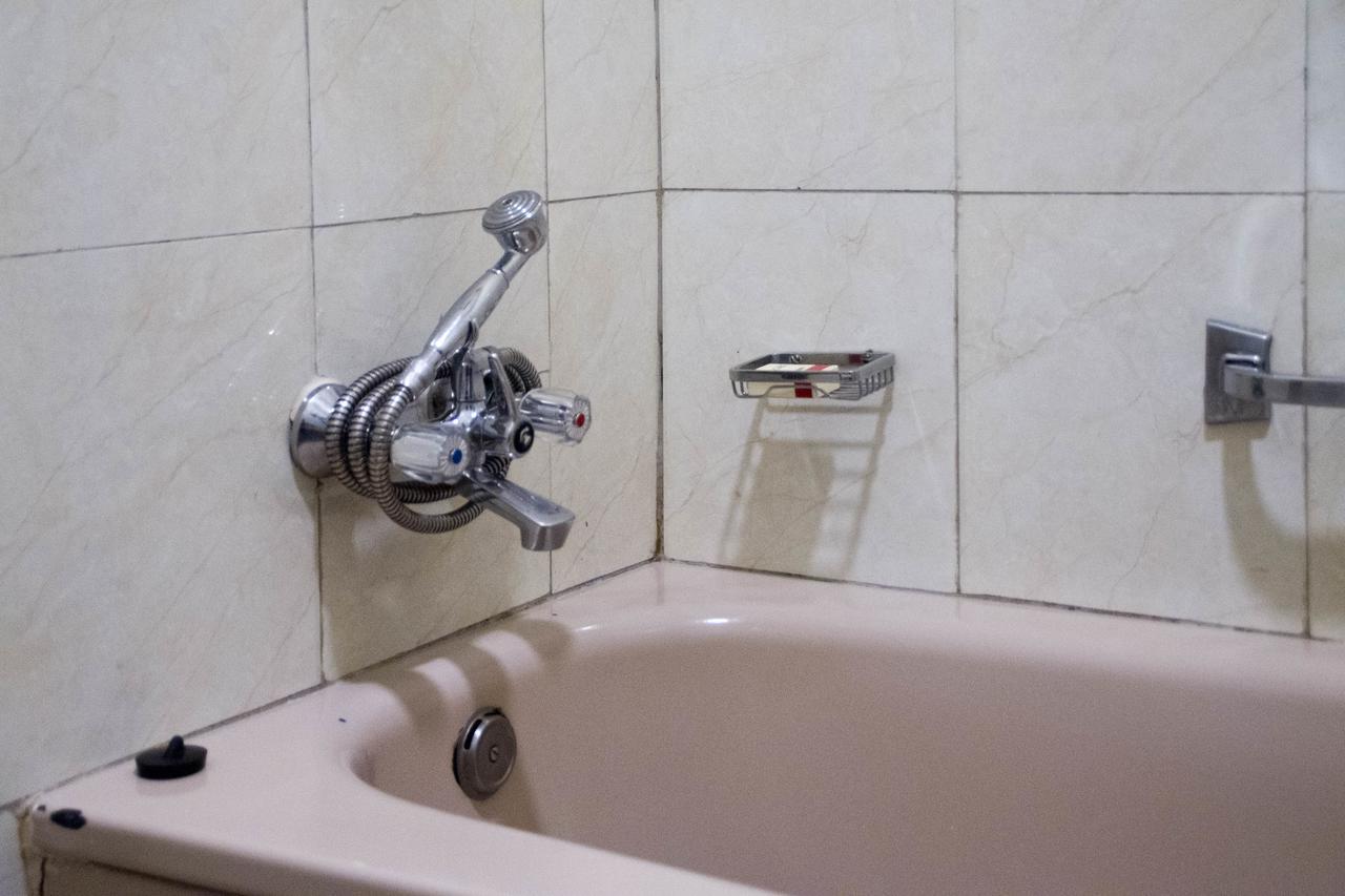 Lake View Resort Hotel Mbarara Экстерьер фото